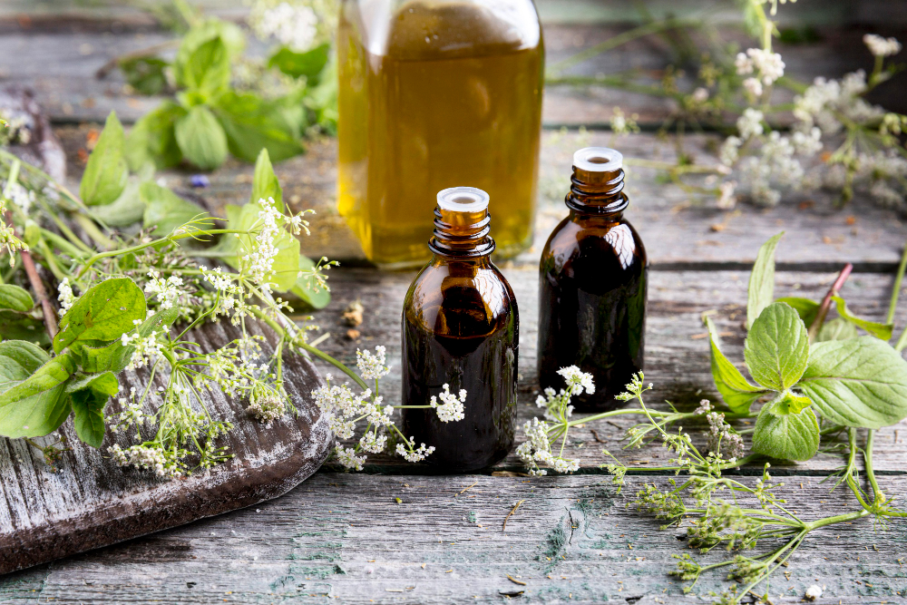 Essential Oils Natural Aromatic Ingredients for Fragrance, Cosmetics & Personal Care